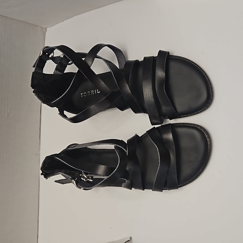 Torrid size 8 black strappy sandal